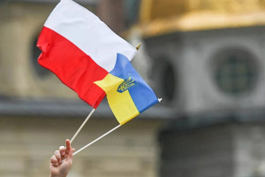 Польский политик назвал позорным и наносящим вред стране оказание безусловной финансовой помощи Украине