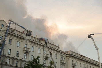 Фотофакт. Как в Минске на улице Ленина тушили пожар в жилом доме
